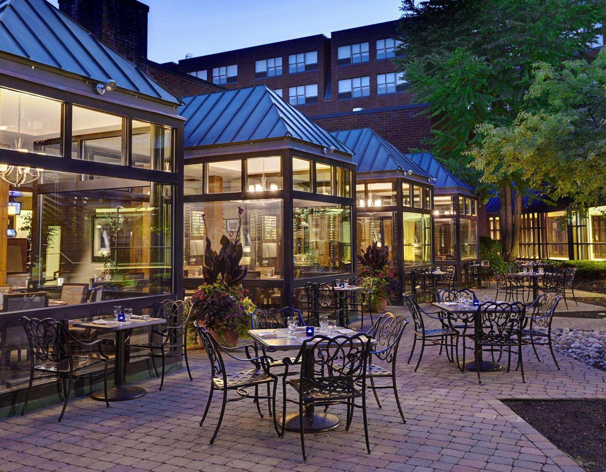Готель The Saratoga Hilton Саратога-Спрінгс Екстер'єр фото