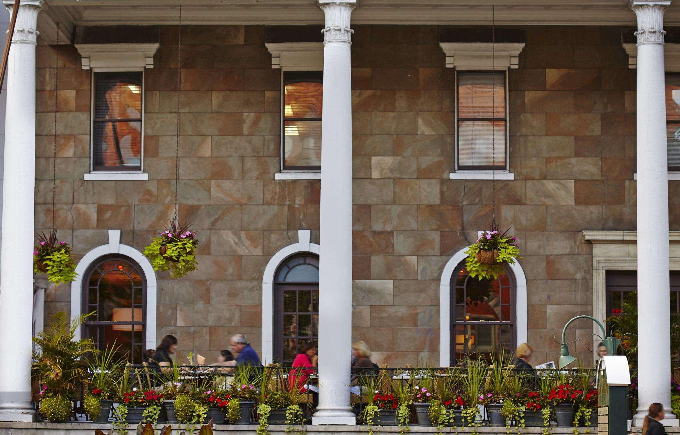 Готель The Saratoga Hilton Саратога-Спрінгс Екстер'єр фото