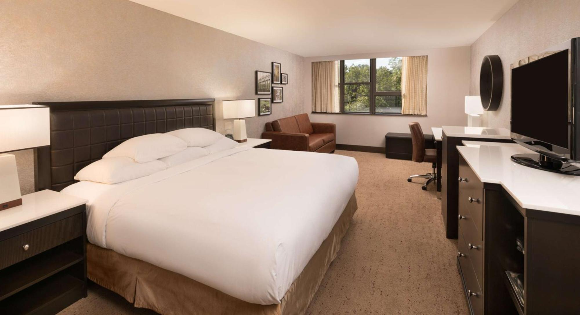 Готель The Saratoga Hilton Саратога-Спрінгс Екстер'єр фото