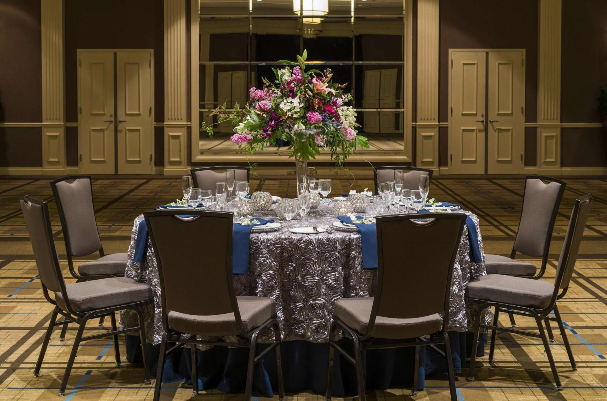 Готель The Saratoga Hilton Саратога-Спрінгс Екстер'єр фото