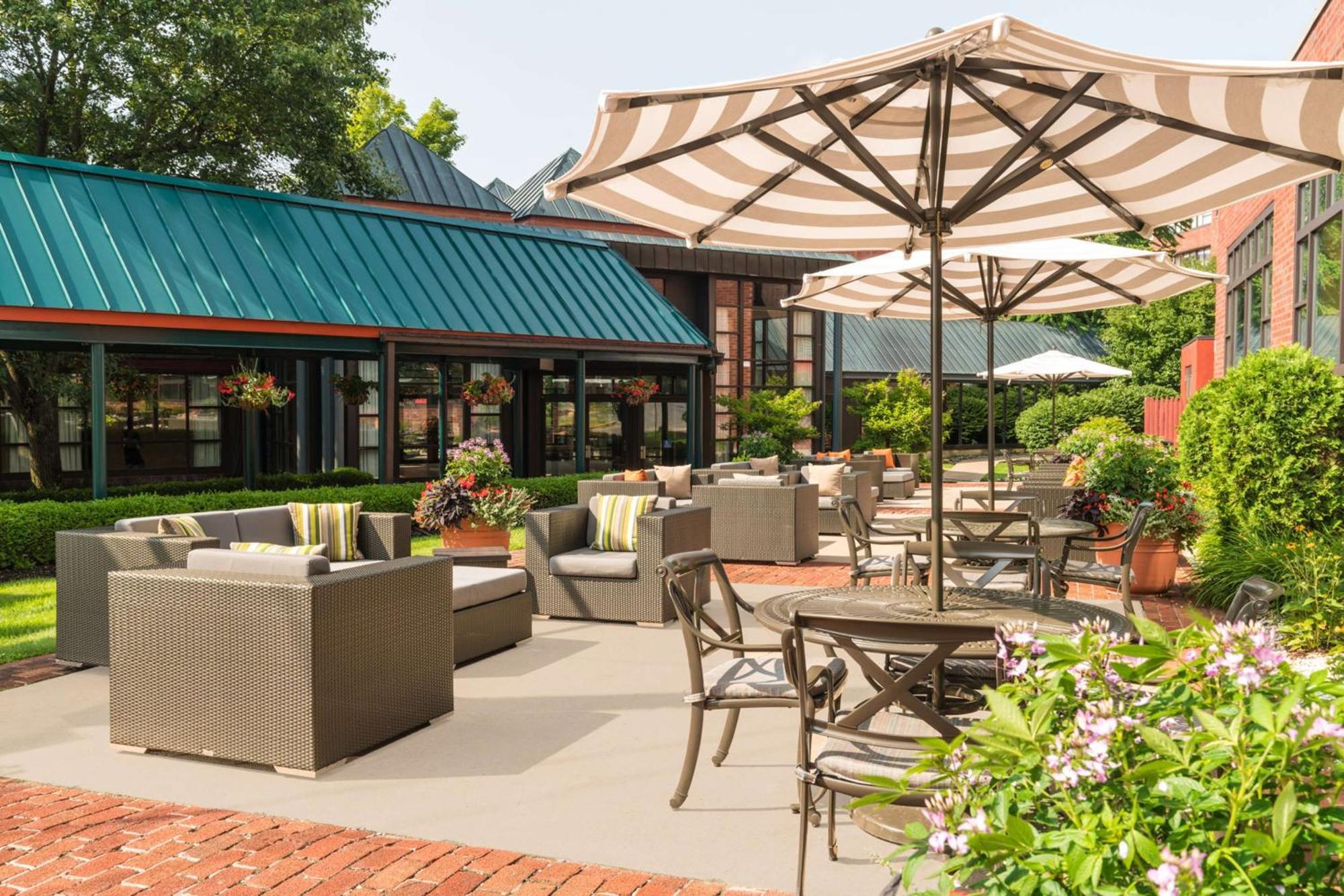 Готель The Saratoga Hilton Саратога-Спрінгс Екстер'єр фото